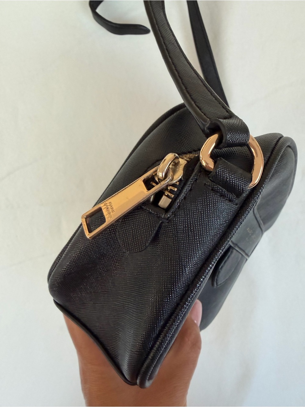 Marc Jacobs Black Saffiano Crossbody Camera Bag - Picture 4 of 10